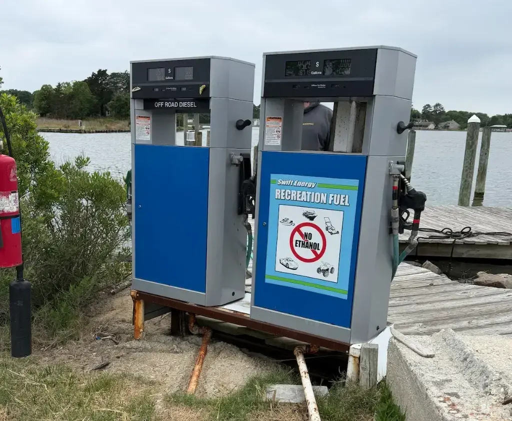 Fuel dock